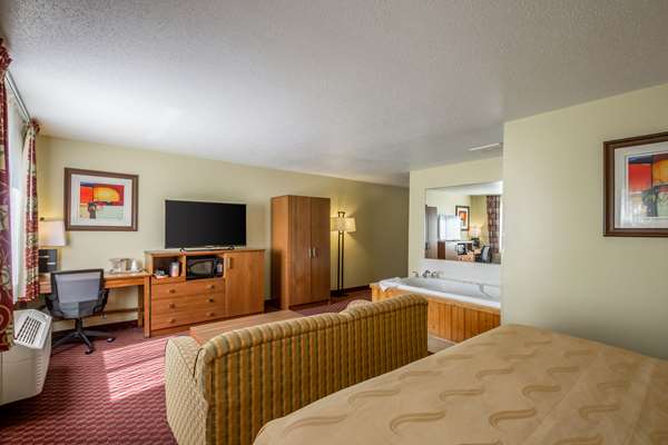 Suite - Quality Inn Mineral Point