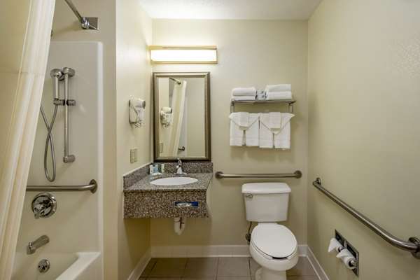 Suite - Quality Inn Mineral Point