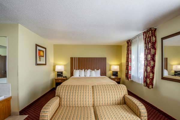 Suite - Quality Inn Mineral Point