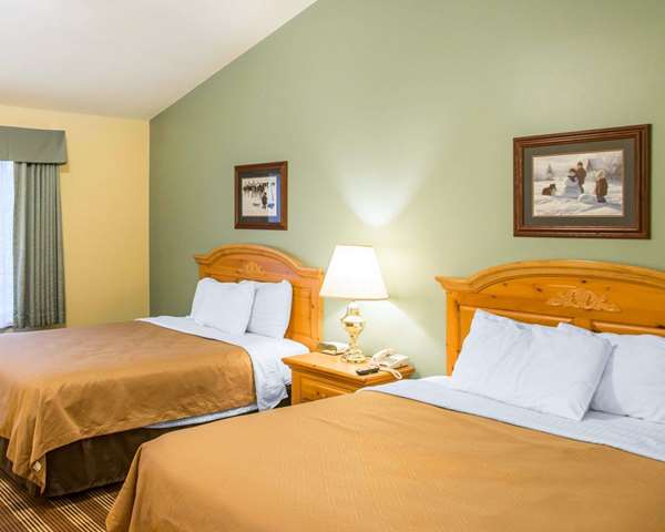  - Econo Lodge Inn & Suites Eau Claire