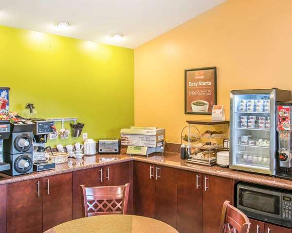 Amenities - Econo Lodge Inn & Suites Eau Claire