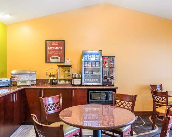 Amenities - Econo Lodge Inn & Suites Eau Claire