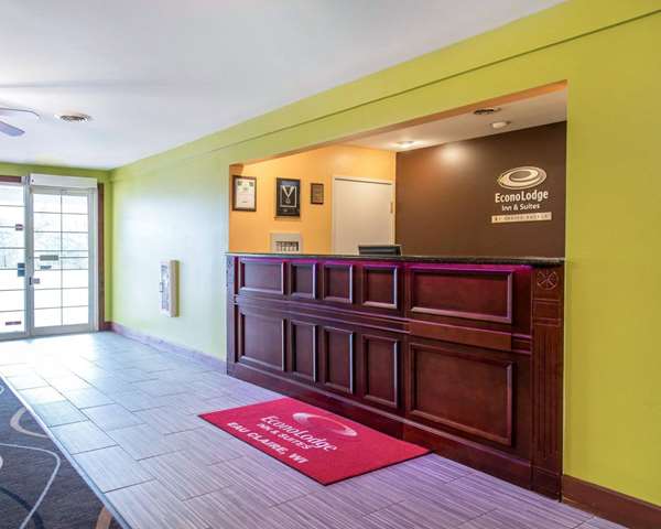  - Econo Lodge Inn & Suites Eau Claire