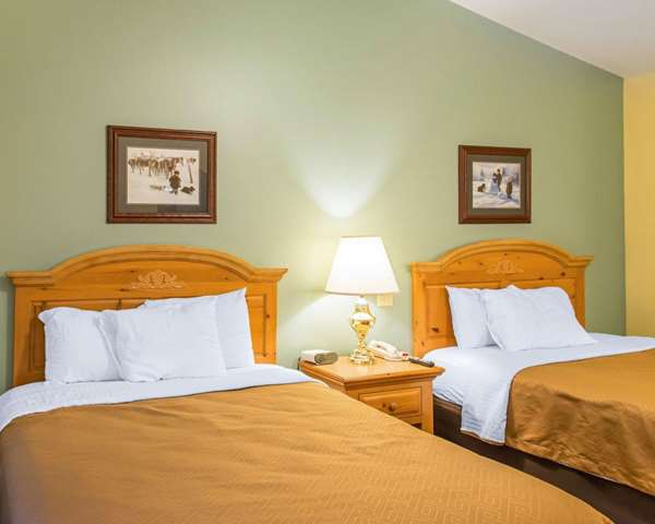  - Econo Lodge Inn & Suites Eau Claire