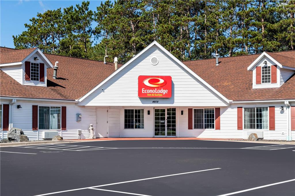 Econo Lodge Inn and Suites Eau Claire South