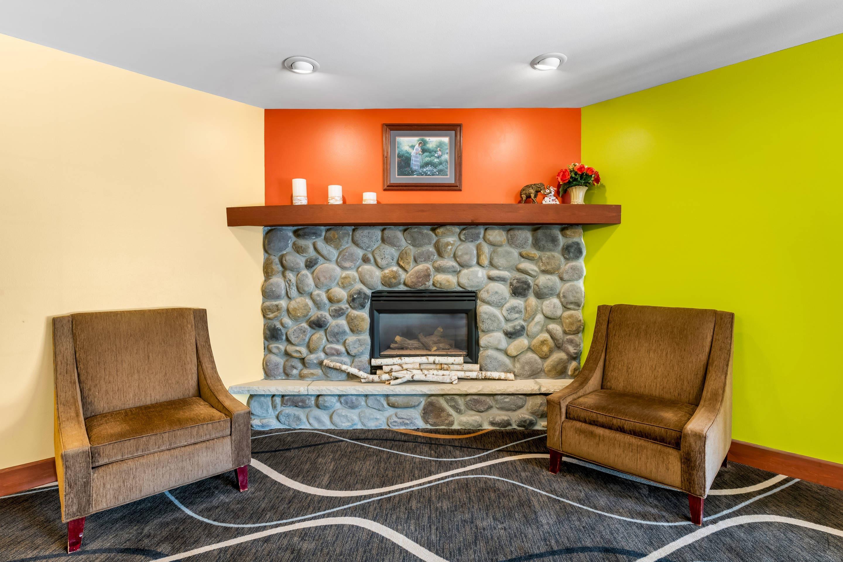Hotel lobby | Econo Lodge Inn & Suites
