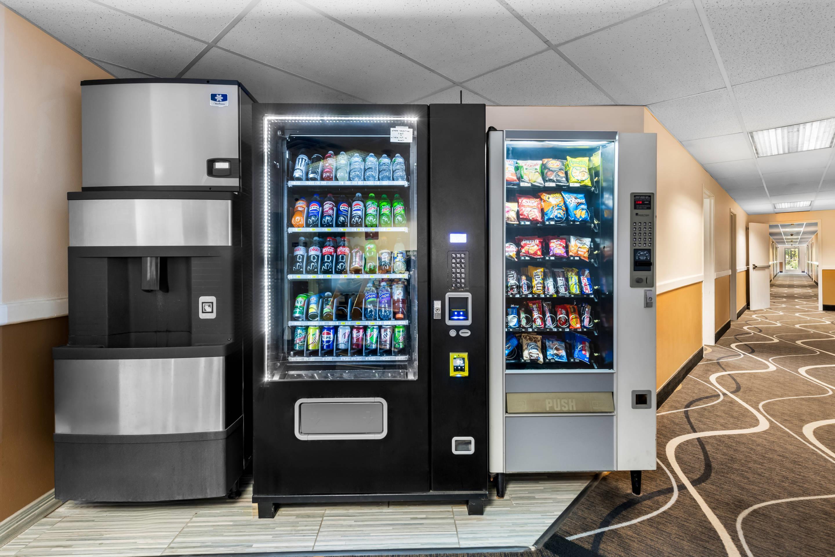 Hotel vending area | Econo Lodge Inn & Suites