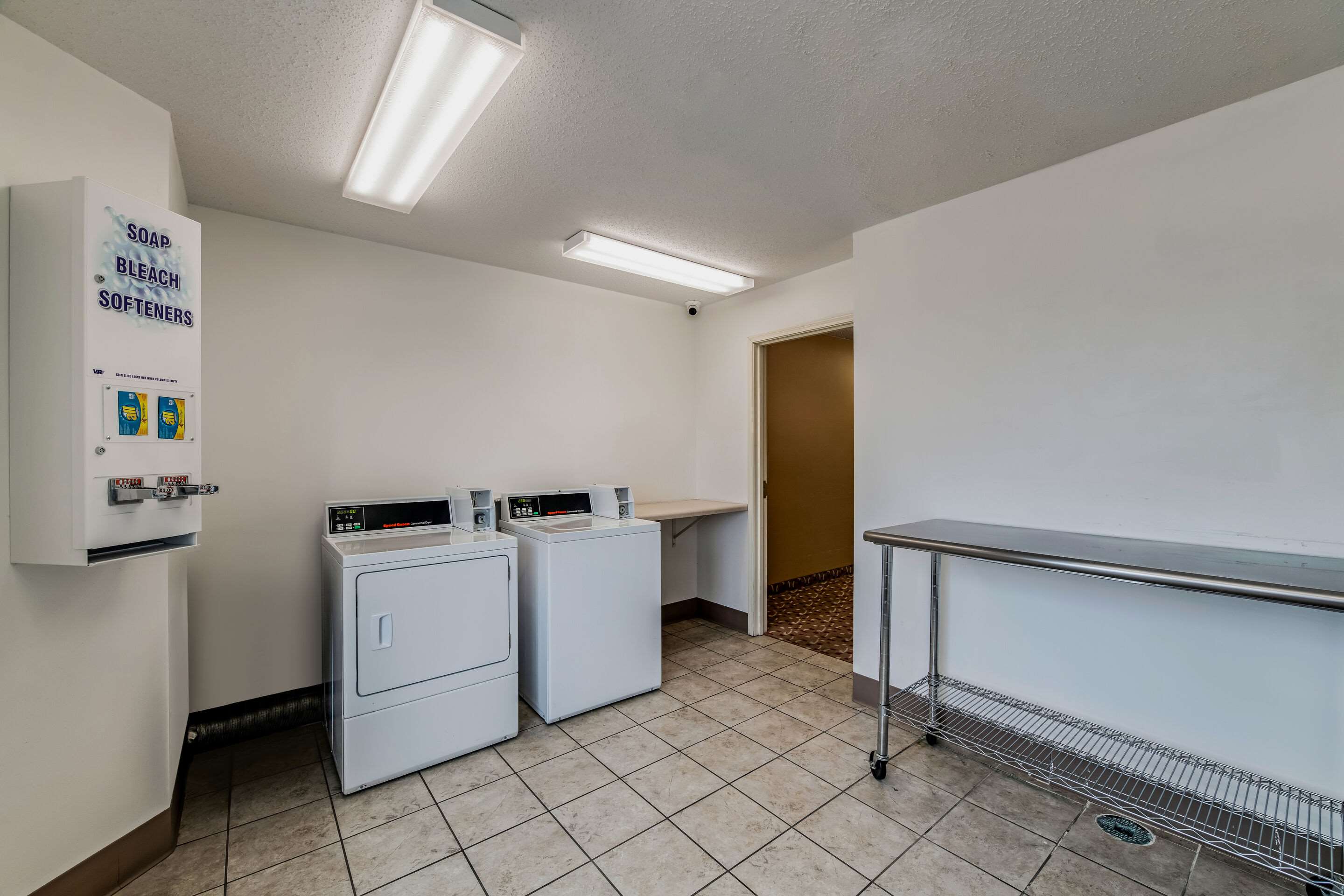 Guest laundry facilities | Sleep Inn & Suites Green Bay South