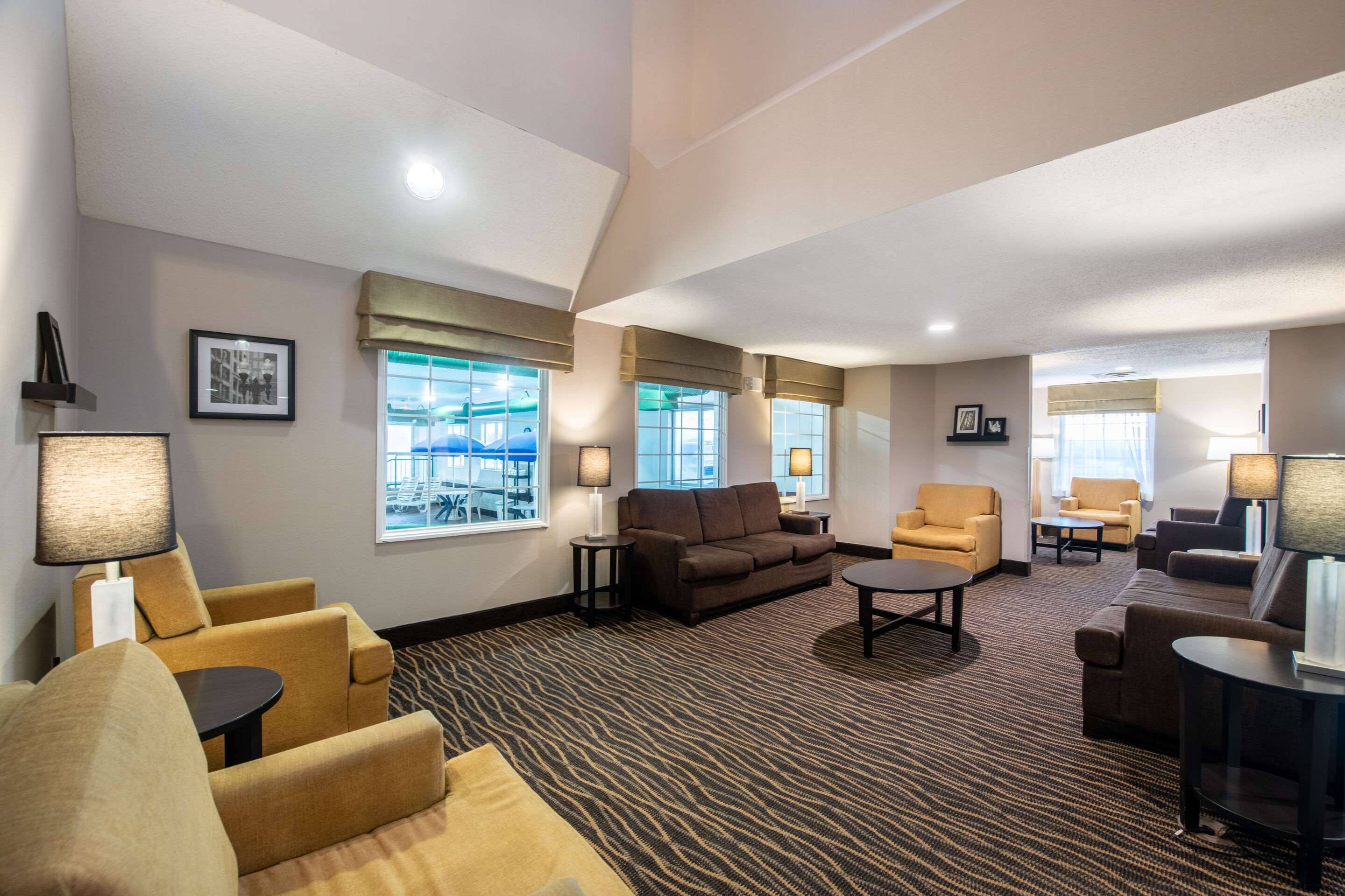 Lobby with sitting area | Sleep Inn & Suites Green Bay South