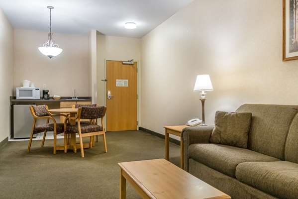 Suite - Rodeway Inn & Suites Tomahawk