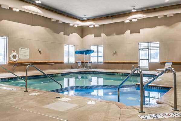 Pool - Rodeway Inn & Suites Tomahawk