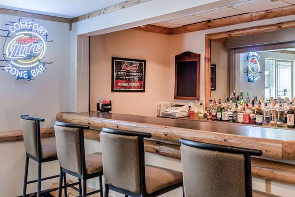 Bar - Rodeway Inn & Suites Tomahawk