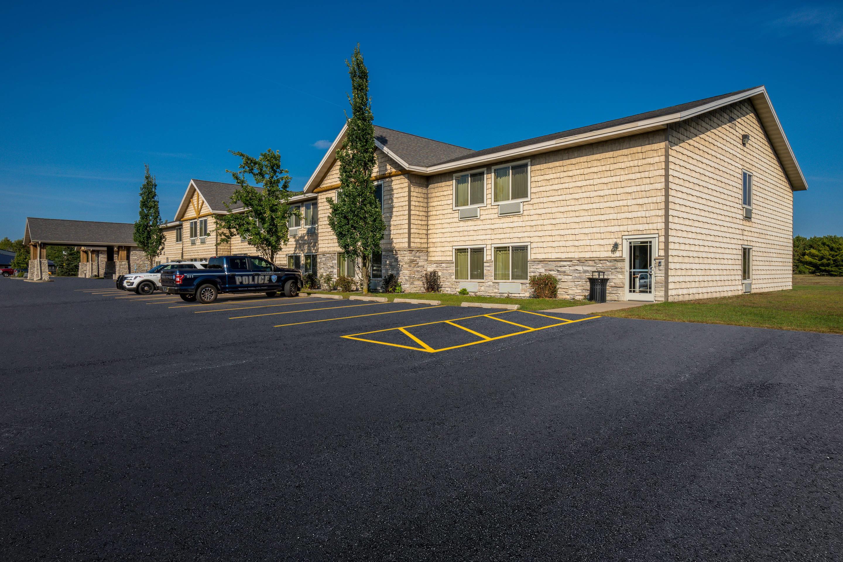 Hotel exterior | Rodeway Inn & Suites Tomahawk