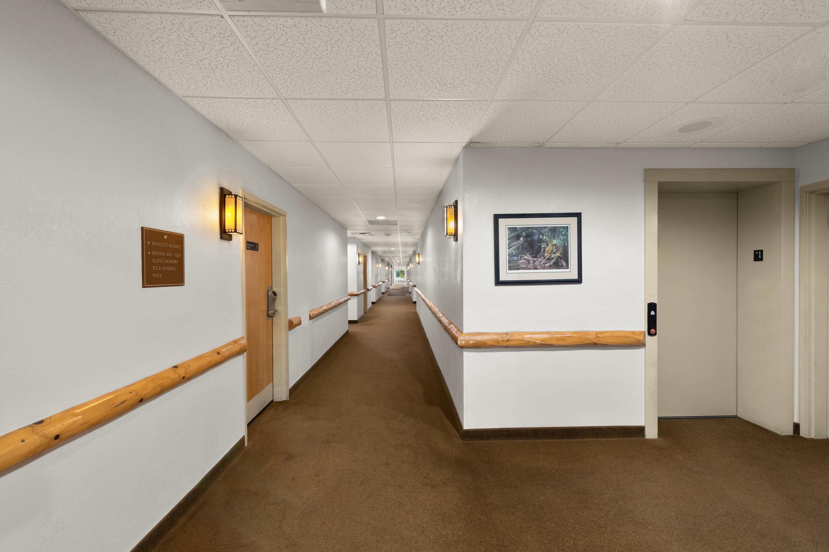 Interior corridors | Rodeway Inn & Suites Tomahawk