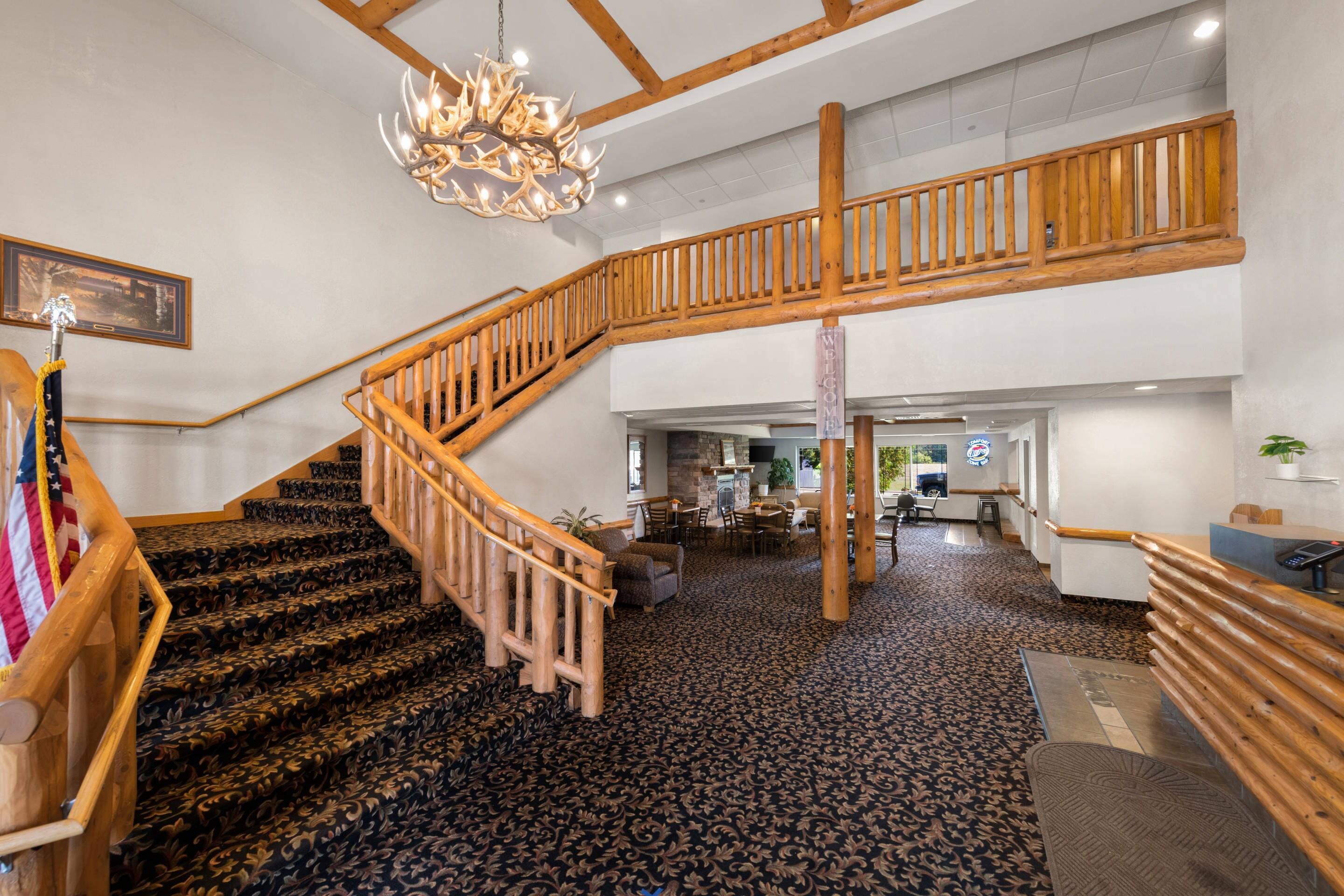 Hotel lobby | Rodeway Inn & Suites Tomahawk