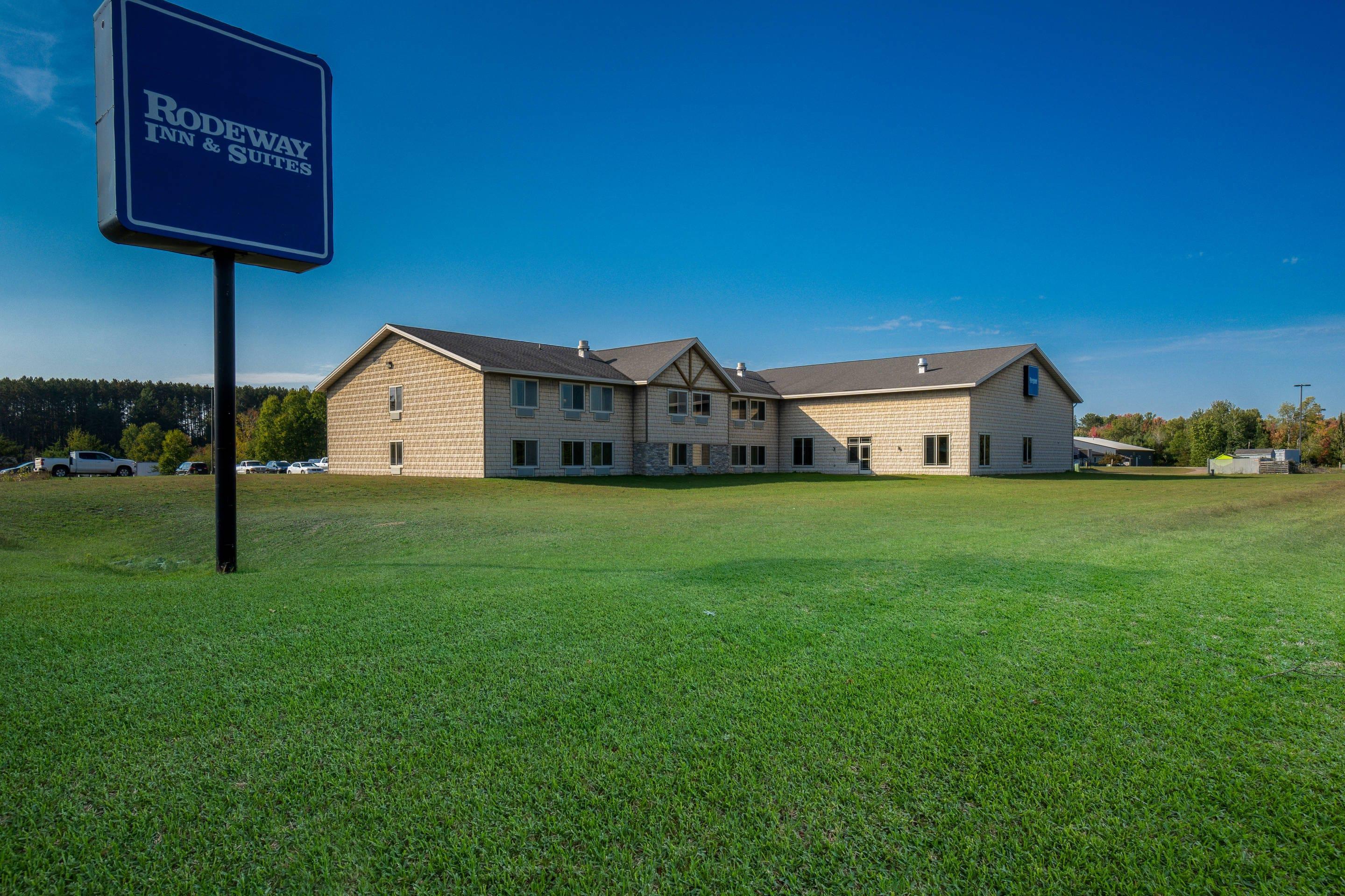Hotel exterior | Rodeway Inn & Suites Tomahawk