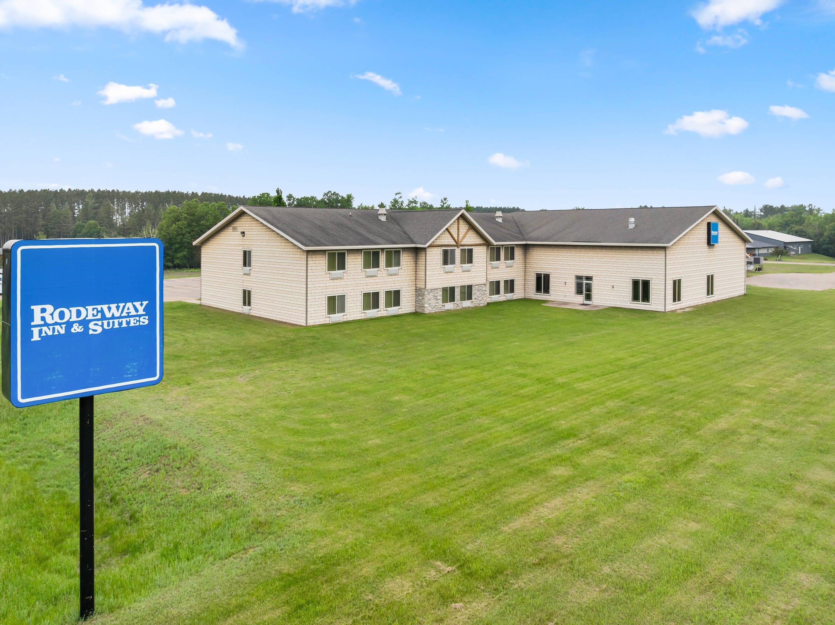 Aerial View | Rodeway Inn & Suites Tomahawk