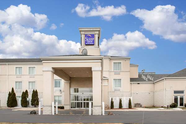 Exterior view - Sleep Inn & Suites Sheboygan - I-43, Exit 120