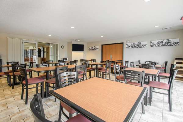 Amenities - Sleep Inn & Suites Sheboygan - I-43, Exit 120