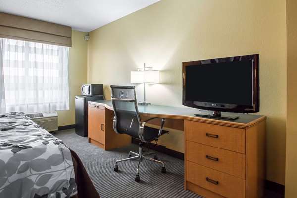 Suite - Sleep Inn & Suites Sheboygan - I-43, Exit 120