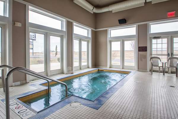 Pool - Sleep Inn & Suites Sheboygan - I-43, Exit 120