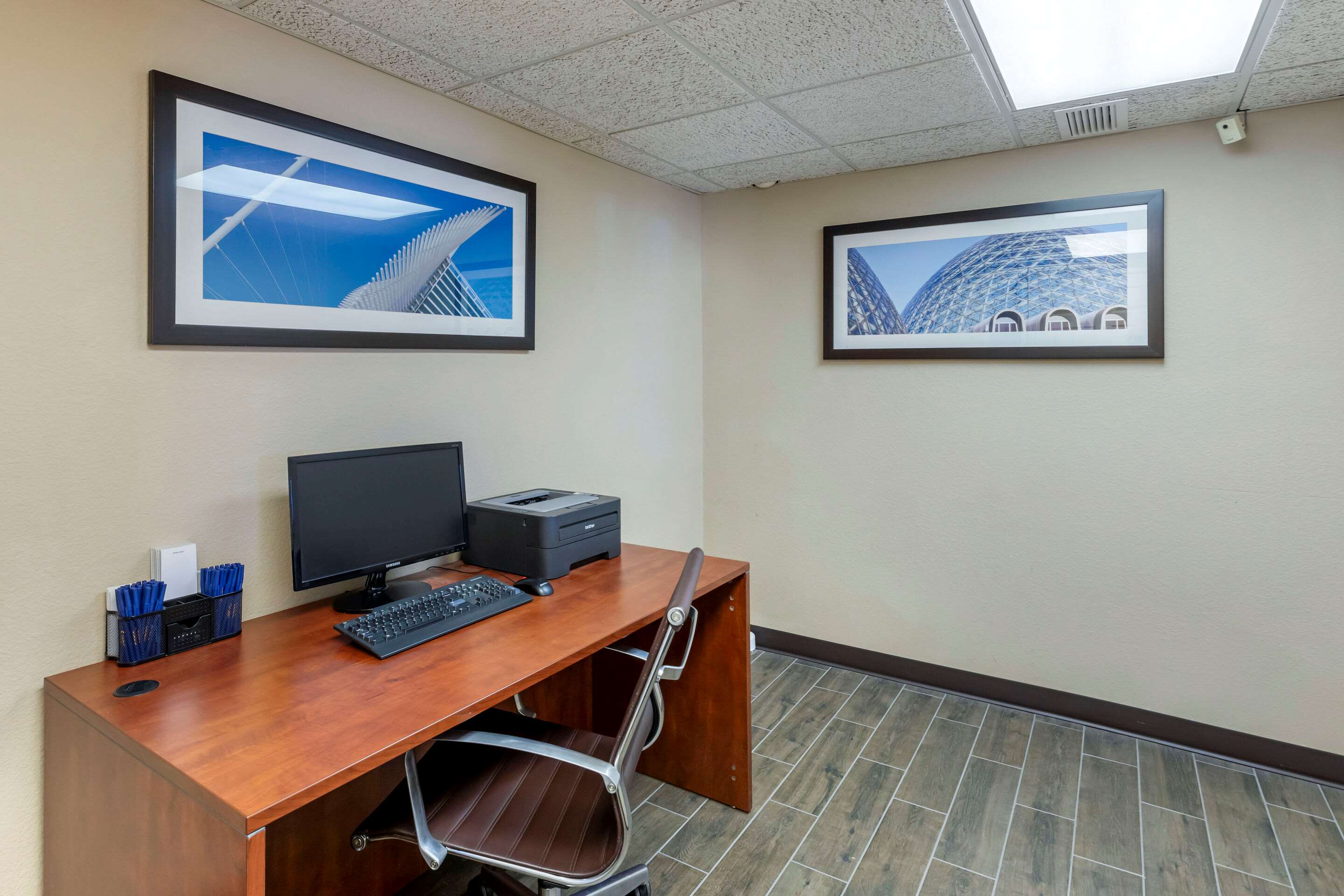 Business center | Comfort Inn & Suites Jackson - West Bend