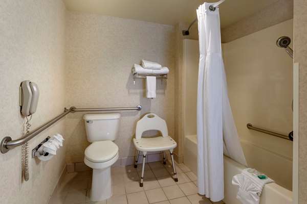 Suite - Clarion Suites Alliant Energy Center Madison