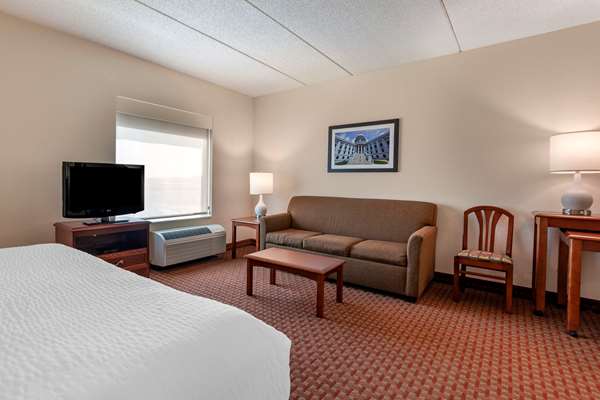 Suite - Clarion Suites Alliant Energy Center Madison