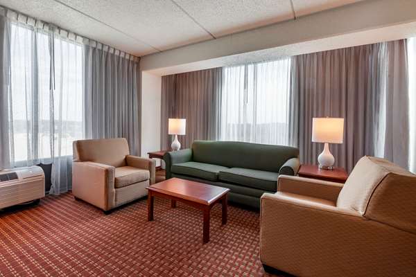 Suite - Clarion Suites Alliant Energy Center Madison
