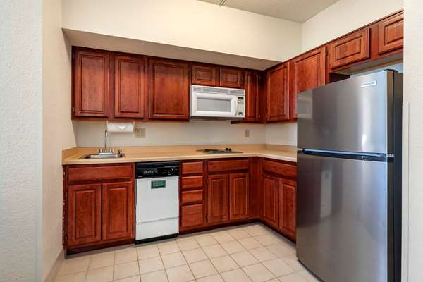 Suite - Clarion Suites Alliant Energy Center Madison