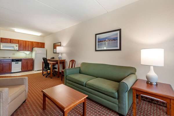 Suite - Clarion Suites Alliant Energy Center Madison
