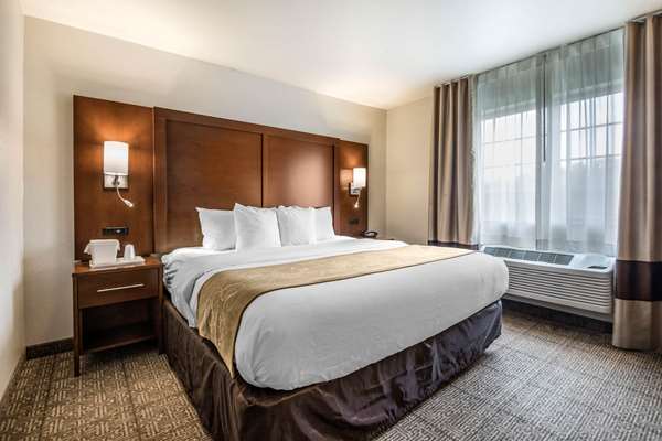 Suite - Comfort Suites Waupaca