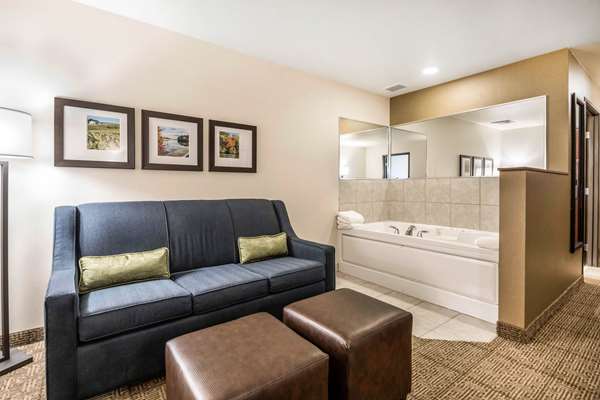 Suite - Comfort Suites Waupaca