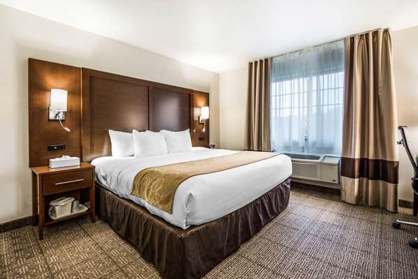 Suite - Comfort Suites Waupaca