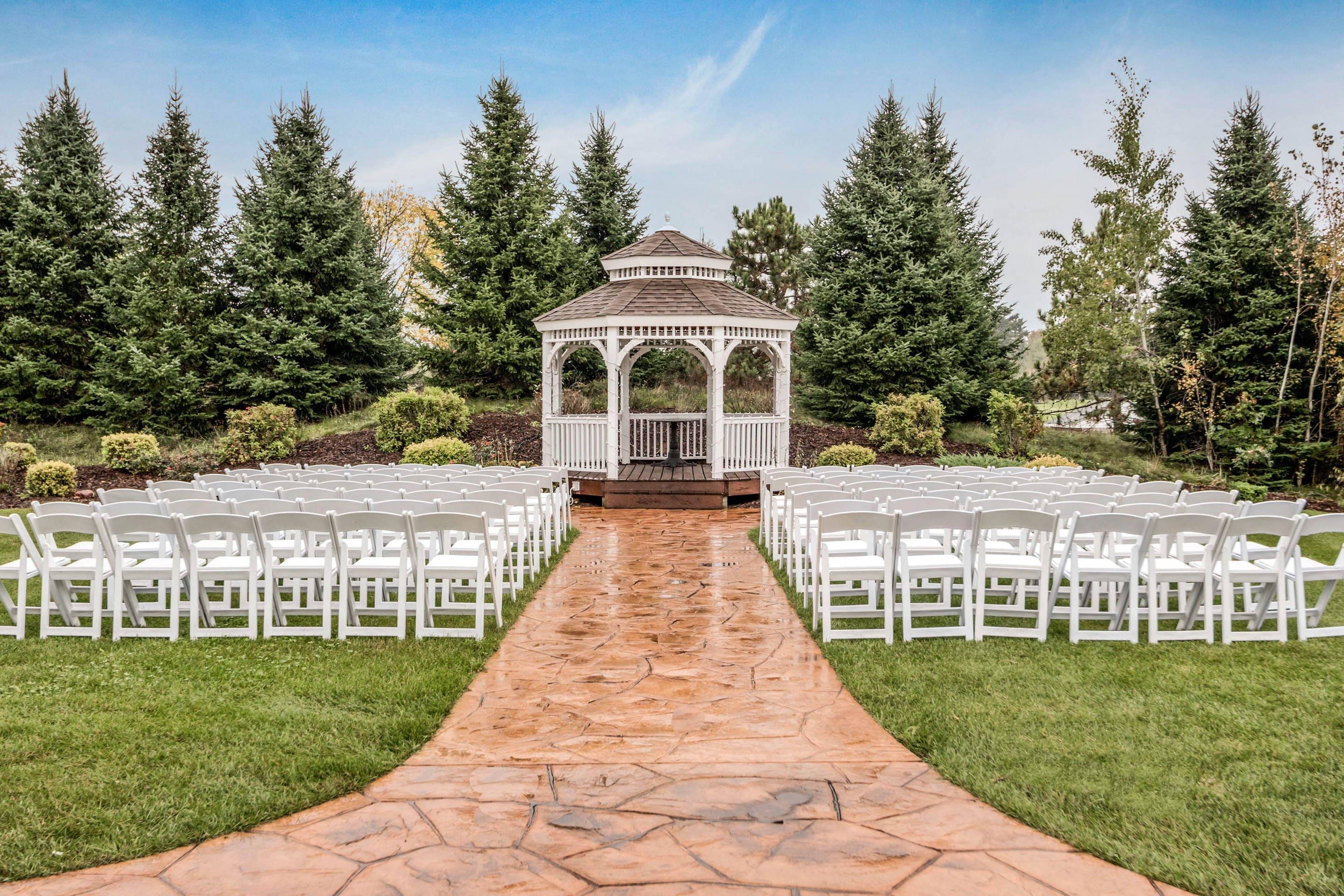 Large space for receptions, parties, anniversaries, and business meetings | Comfort Suites at Par 4 Resort
