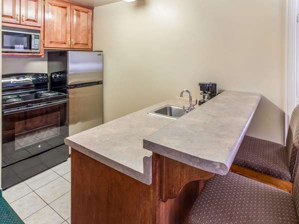 Suite - Quality Inn & Suites Green Bay