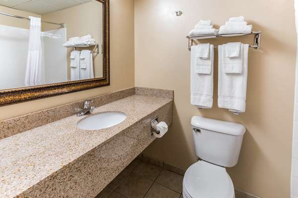 Suite - Quality Inn & Suites Green Bay