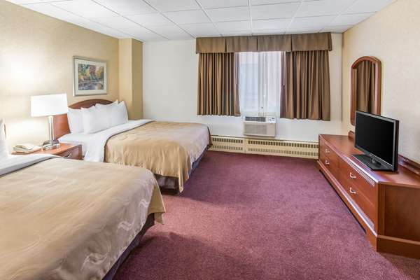 Suite - Quality Inn & Suites Green Bay