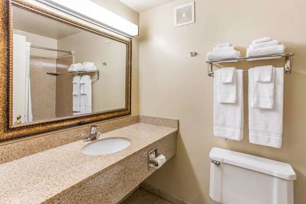Suite - Quality Inn & Suites Green Bay