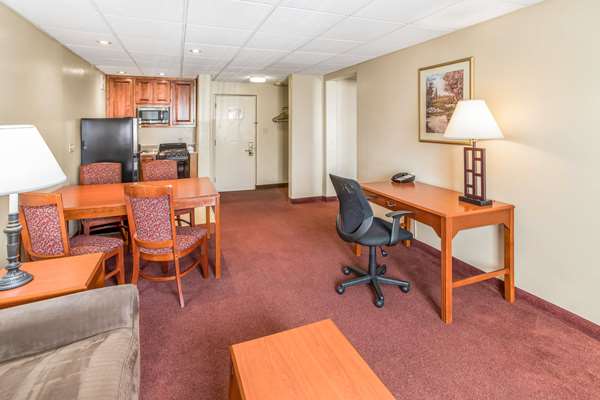 Suite - Quality Inn & Suites Green Bay