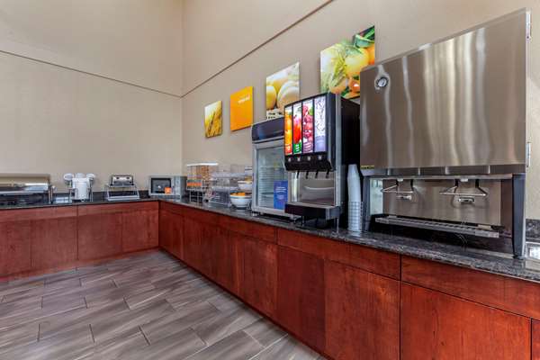 Amenities - Comfort Suites Delavan