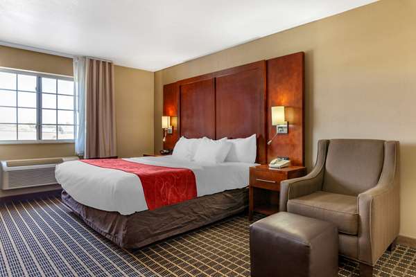 Suite - Comfort Suites Delavan