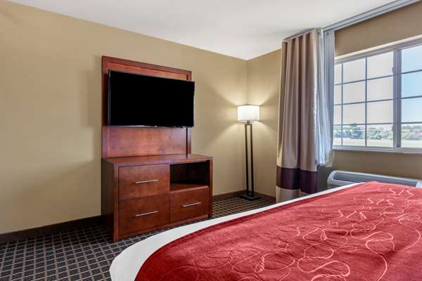 Suite - Comfort Suites Delavan