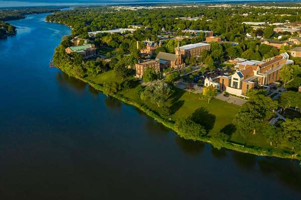 Exterior view - Kress Inn De Pere