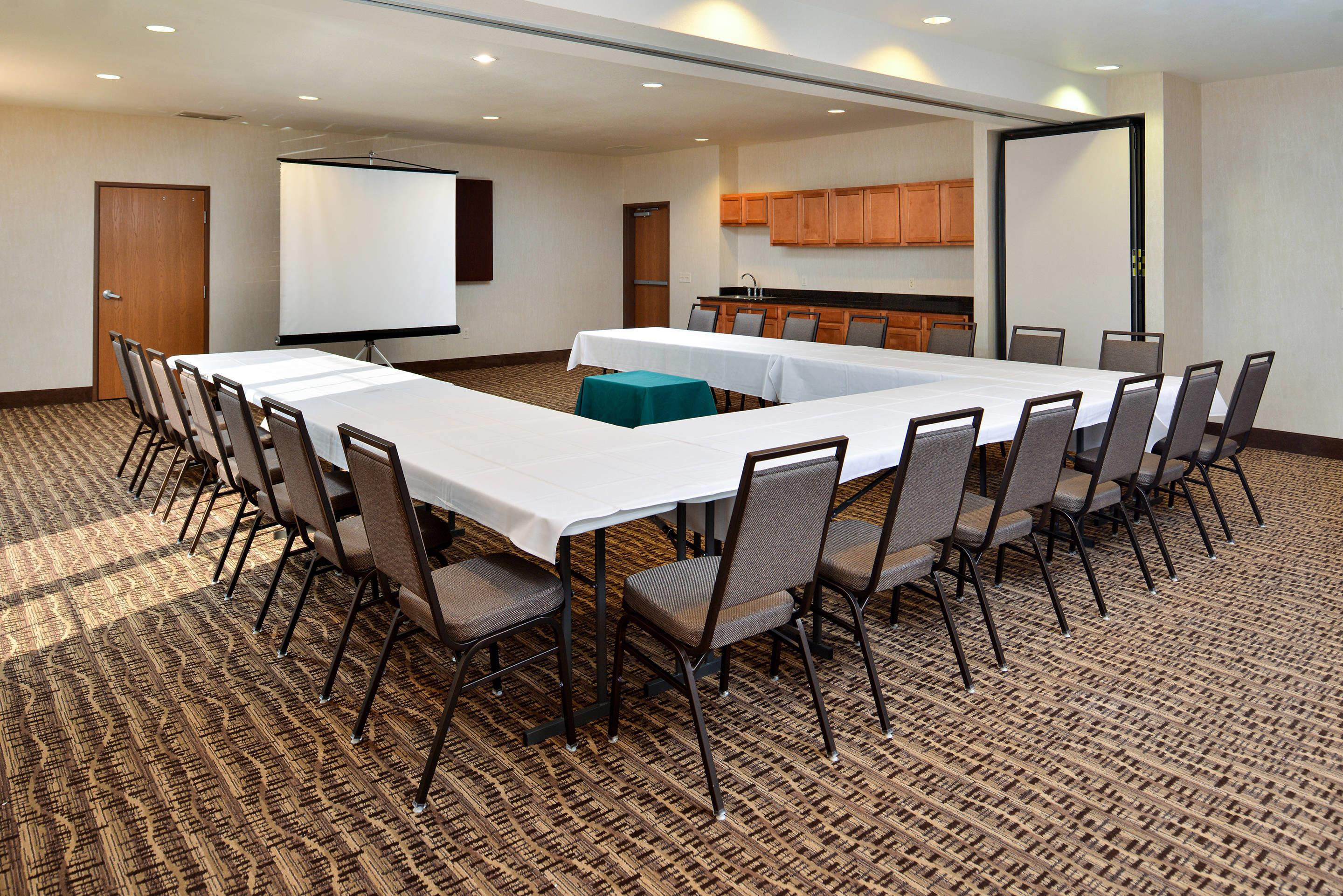 Meeting room | Comfort Inn & Suites Madison North