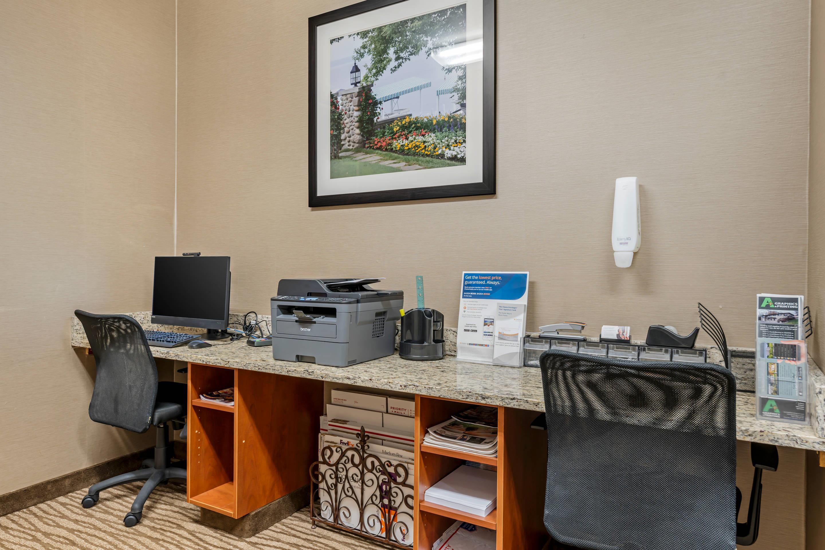 Business center | Comfort Suites Lake Geneva East