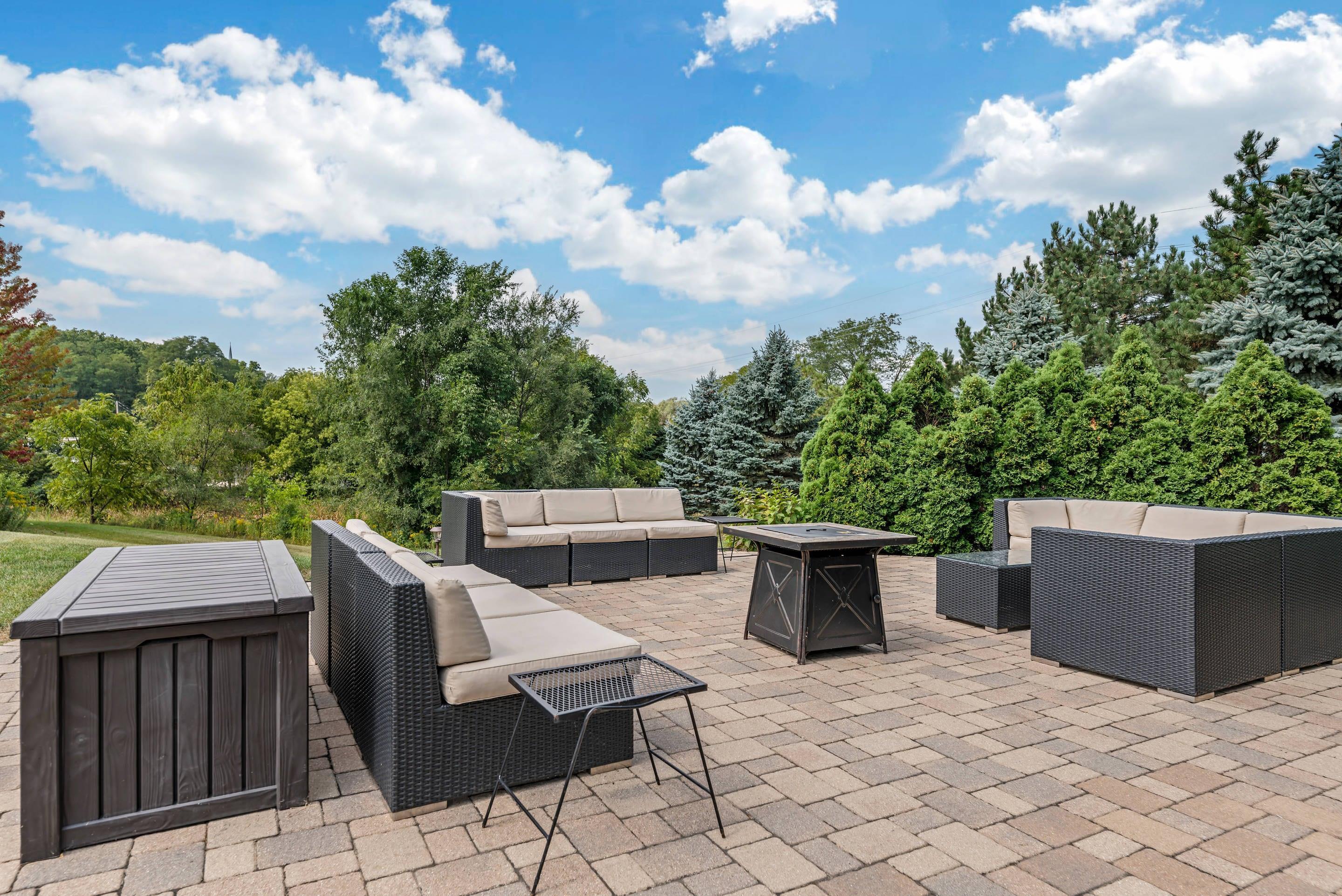 Courtyard | Comfort Suites Lake Geneva East