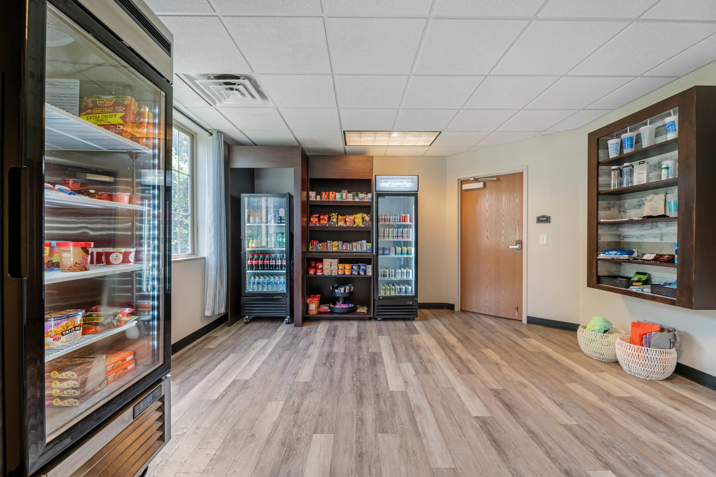 Hotel marketplace | Comfort Suites Lake Geneva East