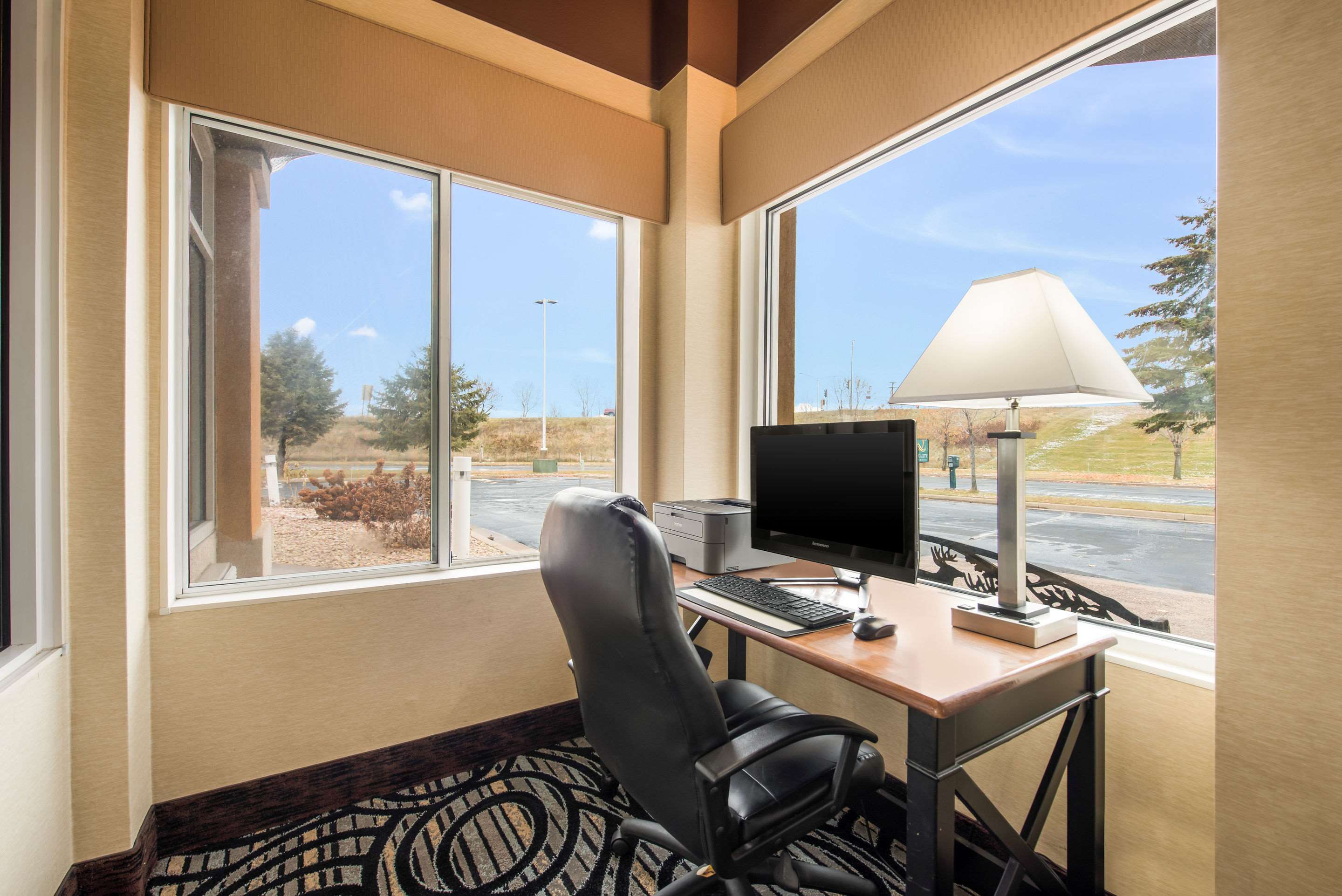 Business center | Quality Inn & Suites
