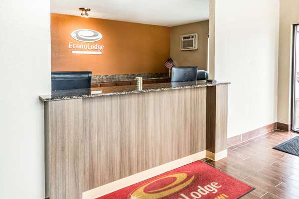  - Econo Lodge La Crosse